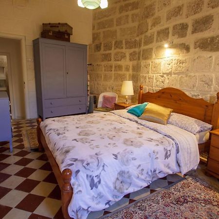 Villa Town House Steeped In History Rabat Exterior foto