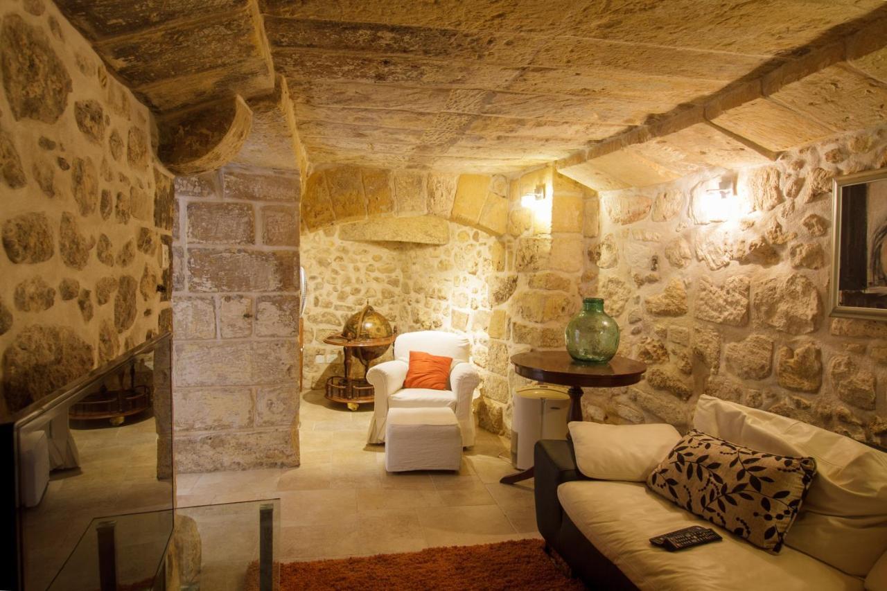 Villa Town House Steeped In History Rabat Exterior foto