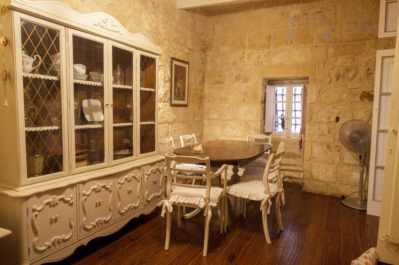 Villa Town House Steeped In History Rabat Exterior foto
