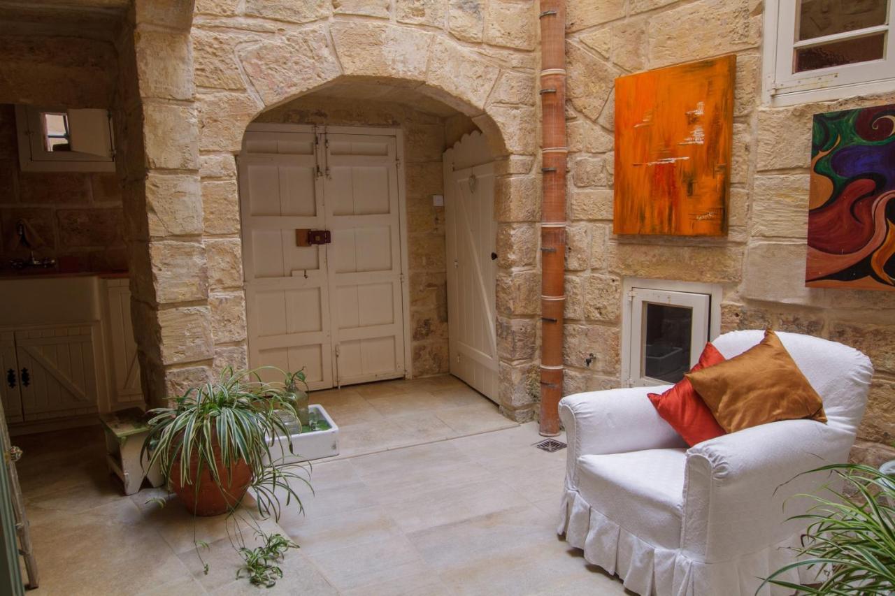 Villa Town House Steeped In History Rabat Exterior foto