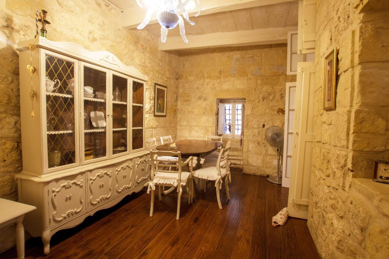 Villa Town House Steeped In History Rabat Exterior foto
