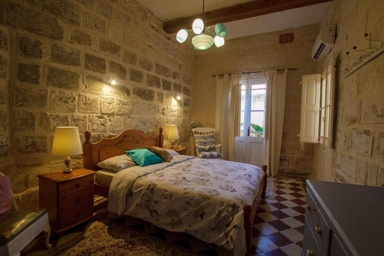 Villa Town House Steeped In History Rabat Exterior foto