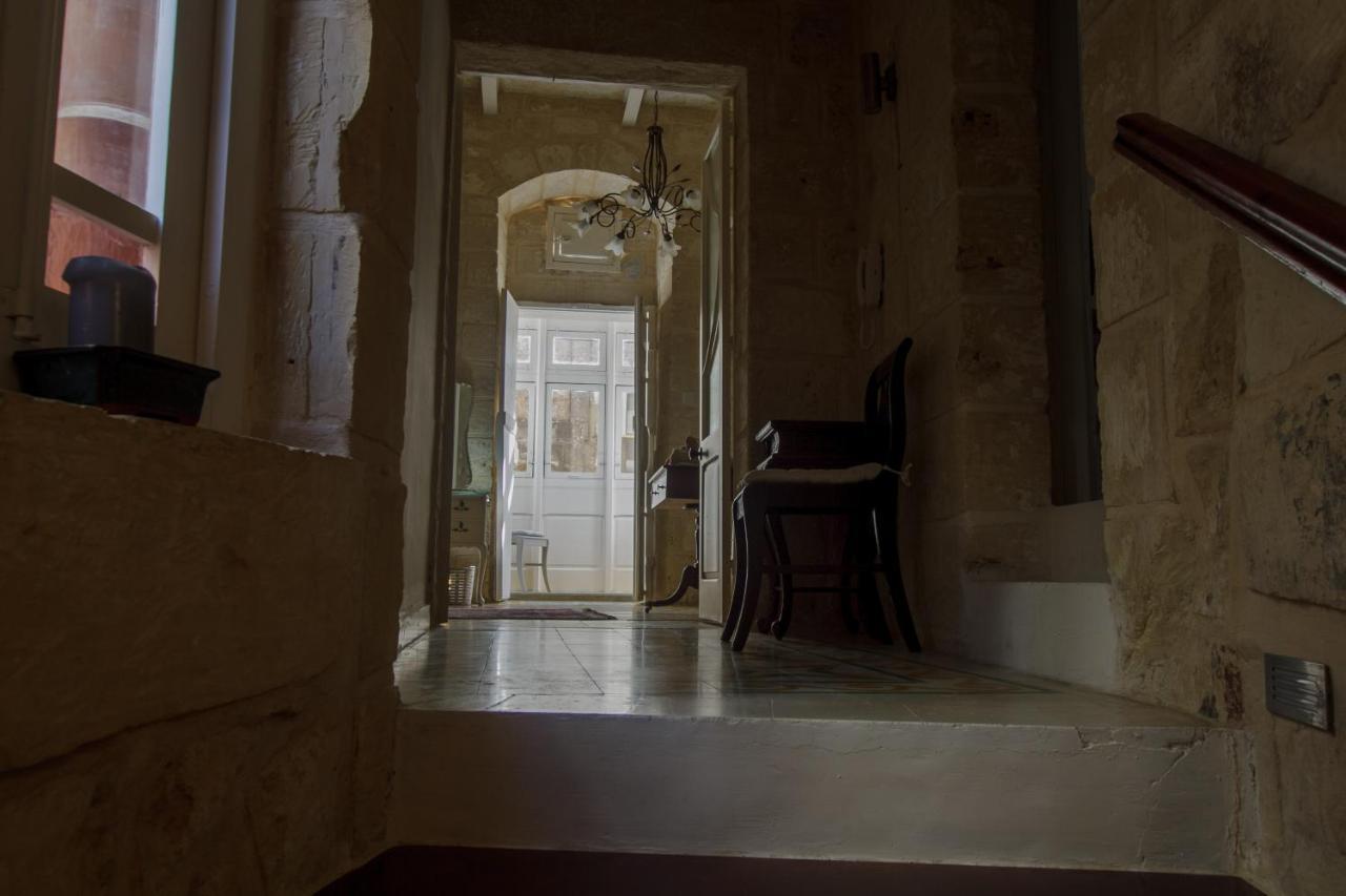 Villa Town House Steeped In History Rabat Exterior foto