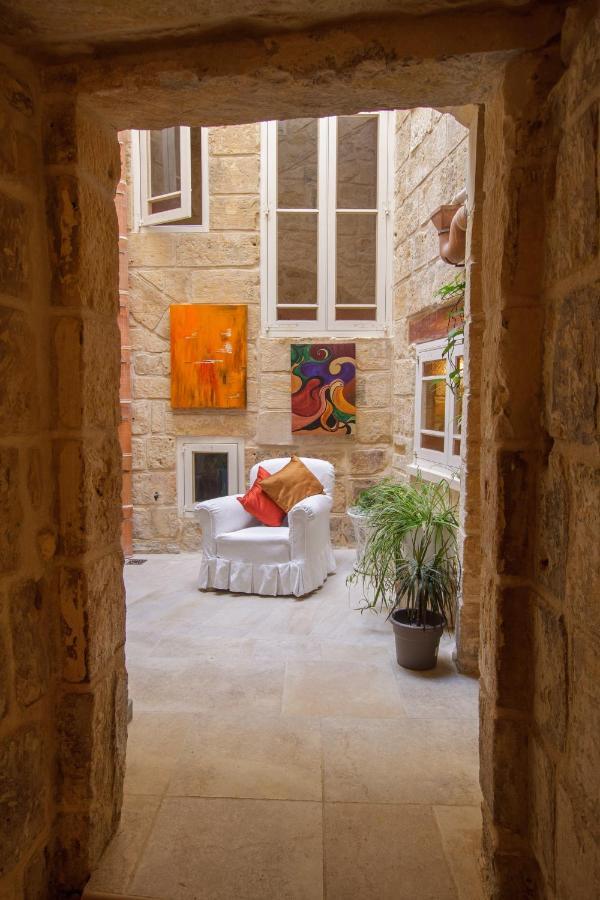 Villa Town House Steeped In History Rabat Exterior foto